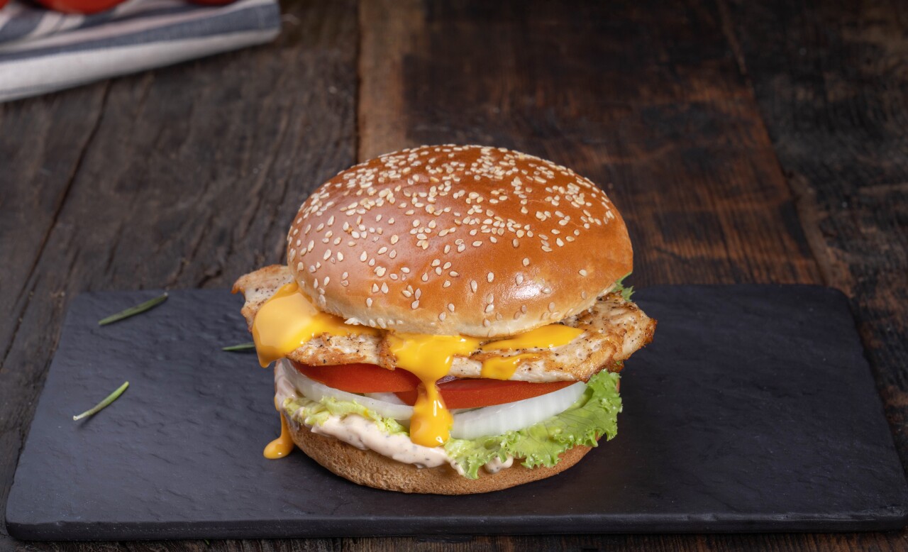 CRİSPY TAVUK BURGER